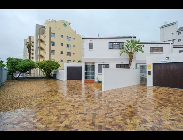 3 BEDROOM TOWNHOUSE RENTED IN WAVES EDGE